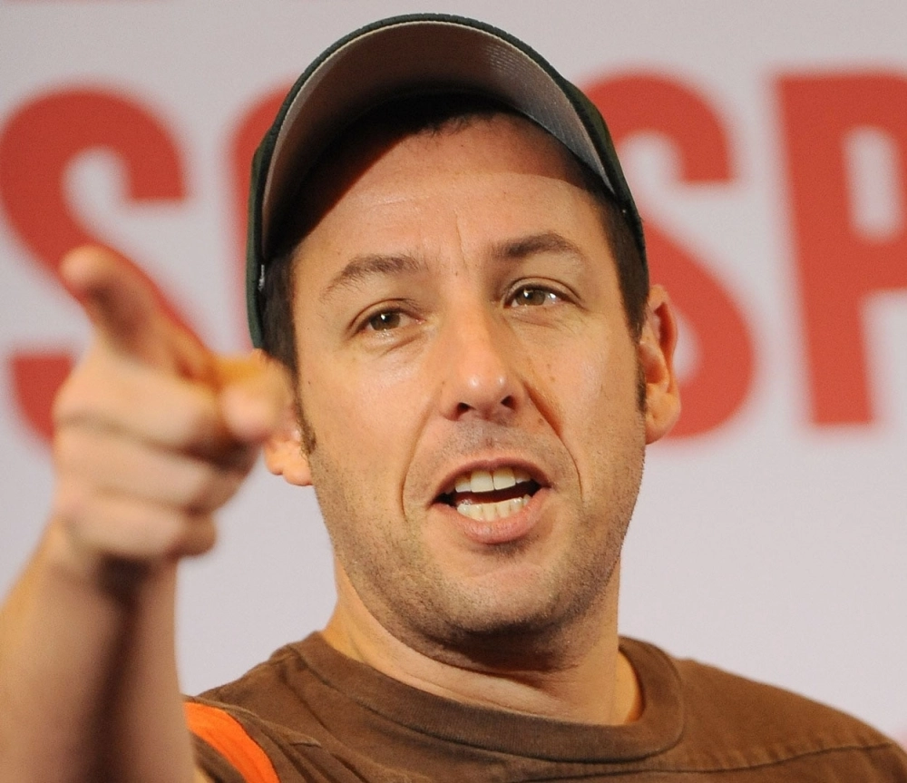 Adam Sandler và Murder Mystery phim hài trinh thám đầy hấp dẫn