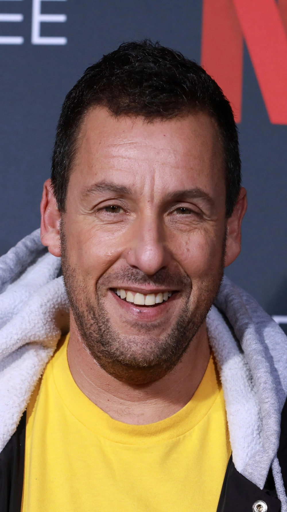 Adam Sandler và vợ luôn xuất hiện hạnh phúc trên thảm đỏ
