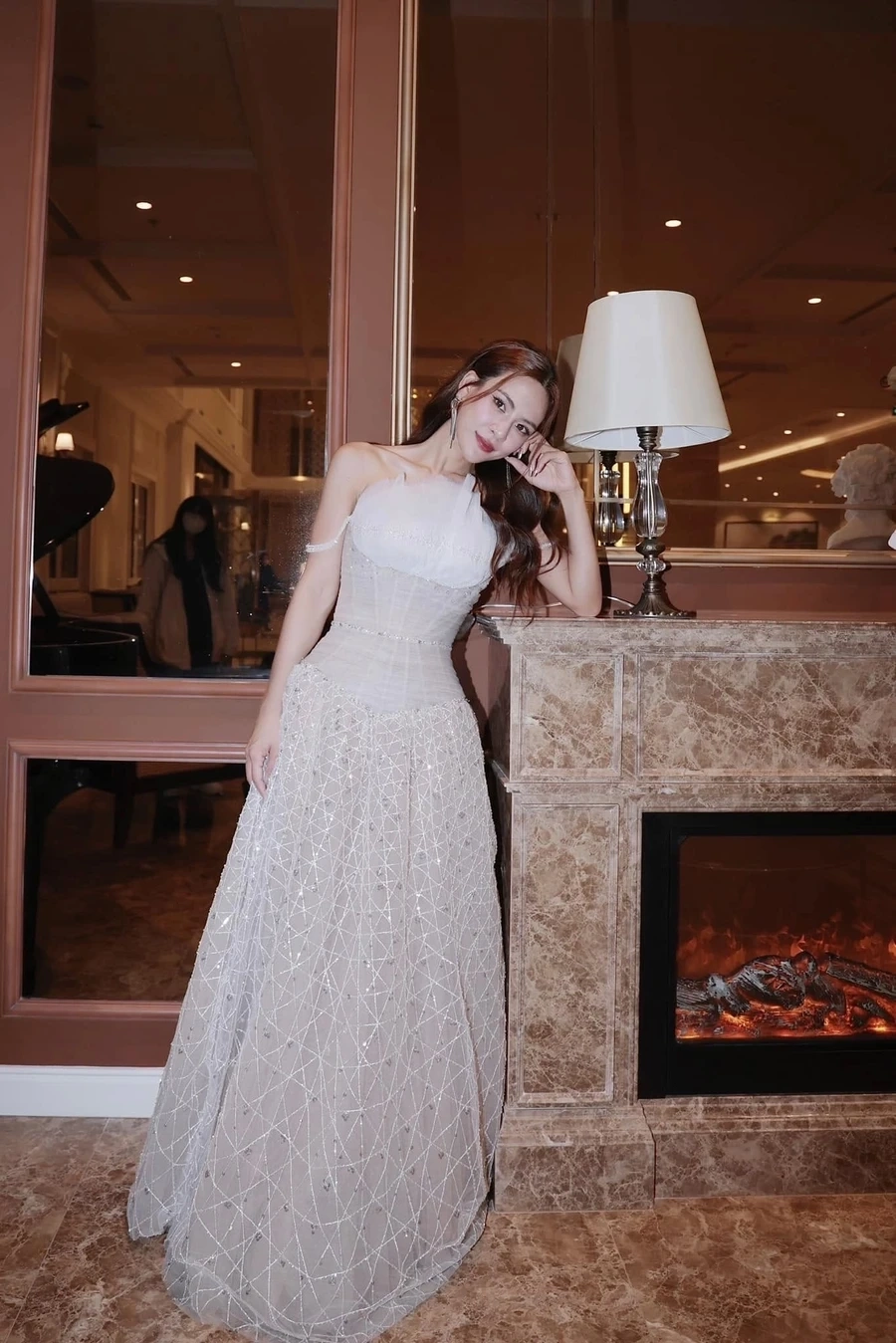 Ảnh gái xinh cười duyên và nét đẹp dịu dàng, thu hút