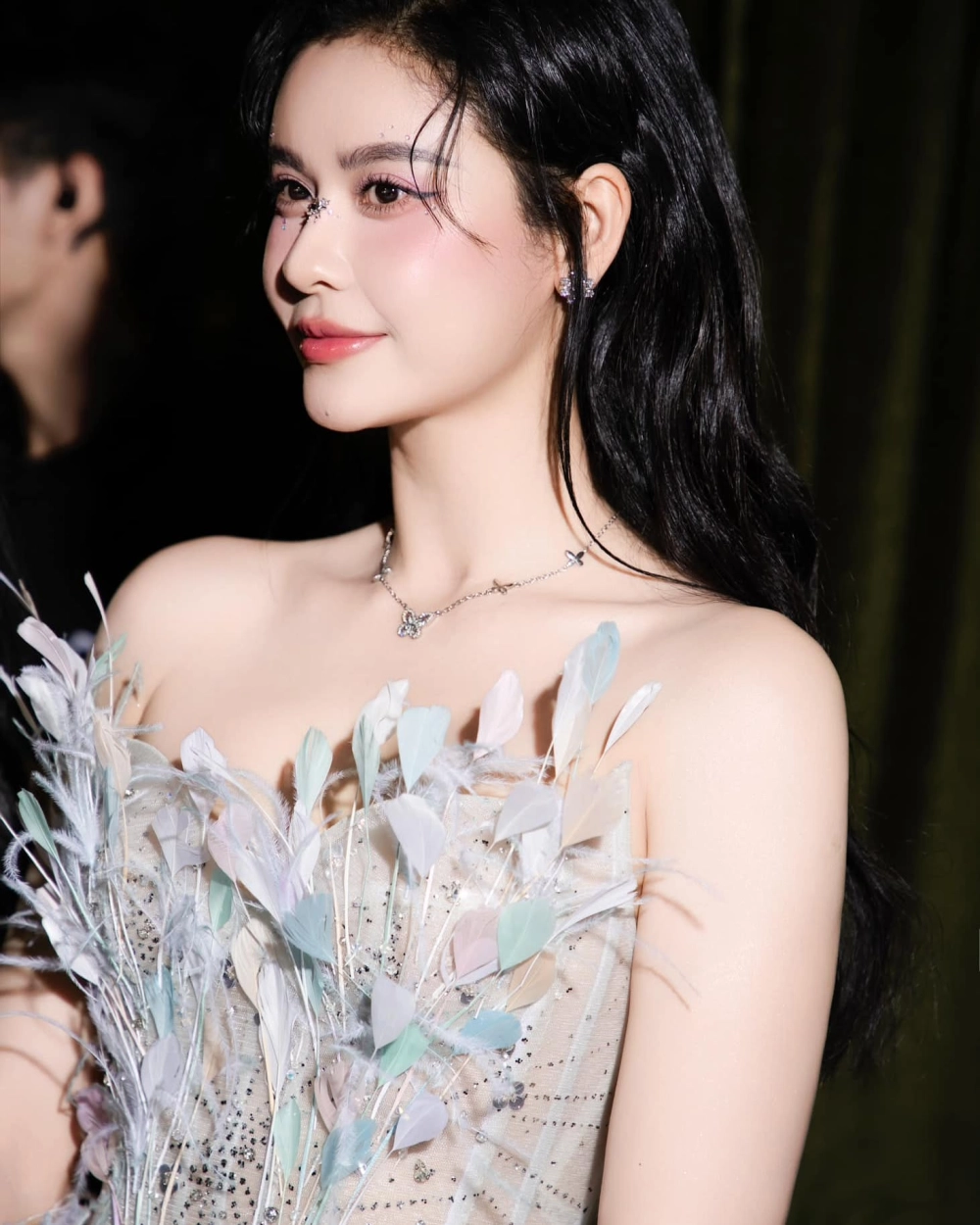 Hình ảnh con gái đẹp và vẻ đẹp không tì vết, thu hút