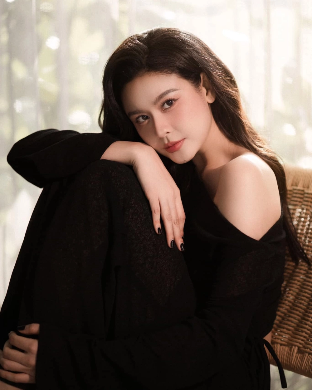 Ảnh con gái 18 tuổi và vẻ đẹp rực rỡ của tuổi trưởng thành