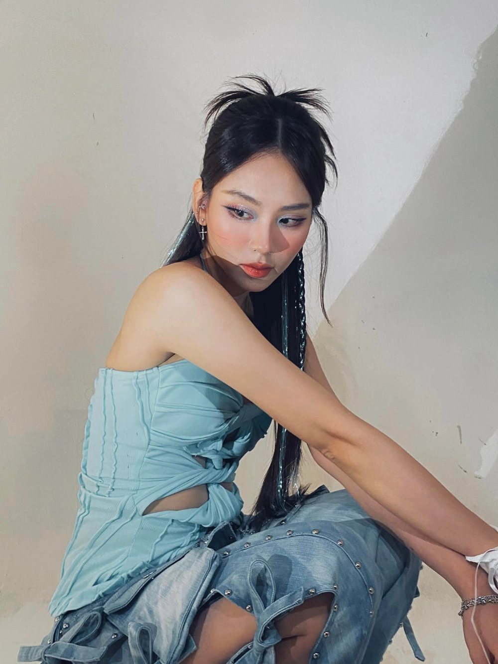 Ảnh gái xinh ngầu và phong cách thời trang cá tính, cực chất