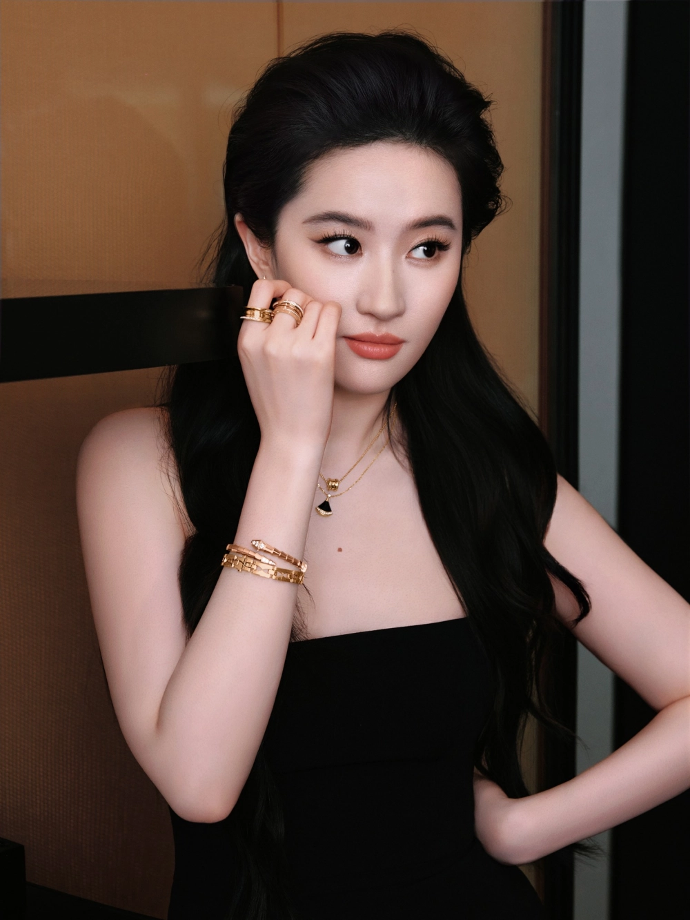 Ảnh gái xinh Trung Quốc sexy và vẻ đẹp vừa ngây thơ vừa quyến rũ