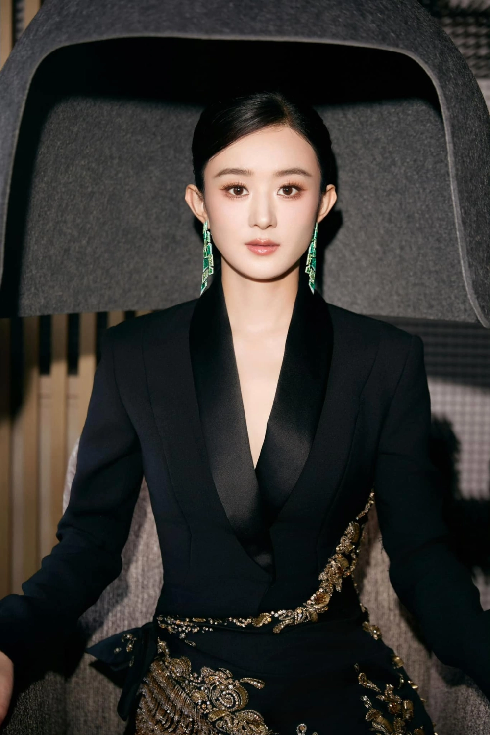 Hình ảnh gái xinh dễ thương và nụ cười tỏa nắng rạng rỡ