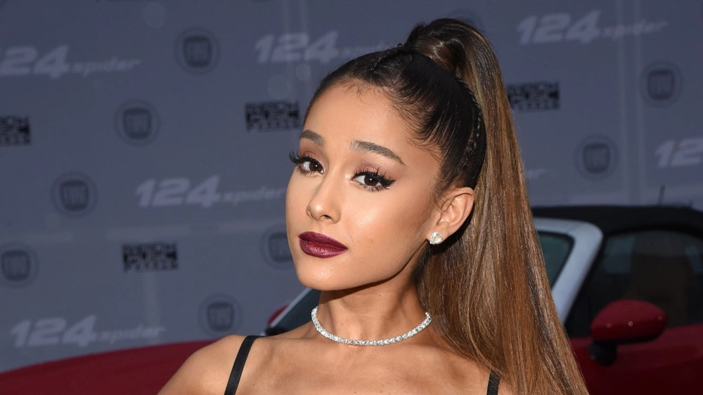 Ariana Grande âge, cô sinh năm 1993 hiện 32 tuổi