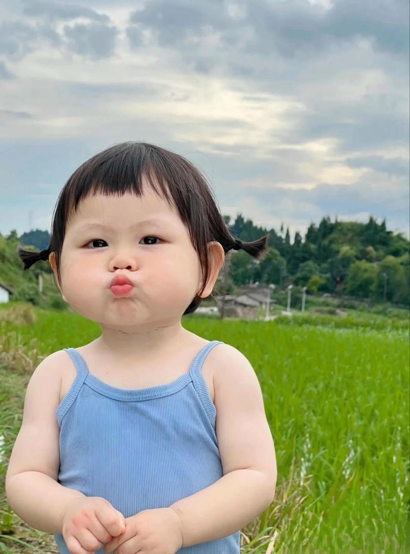 Chọn ngay avatar em bé đáng yêu dễ thương và hài hước