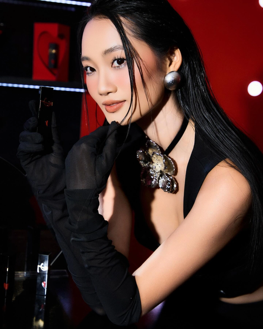 Hình nền bé gái dễ thương cho điện thoại của bạn