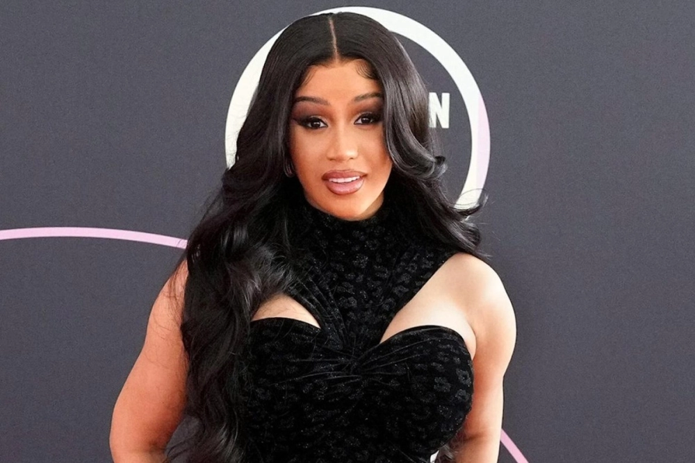 New Cardi B song nhạc phẩm khuấy động cộng đồng