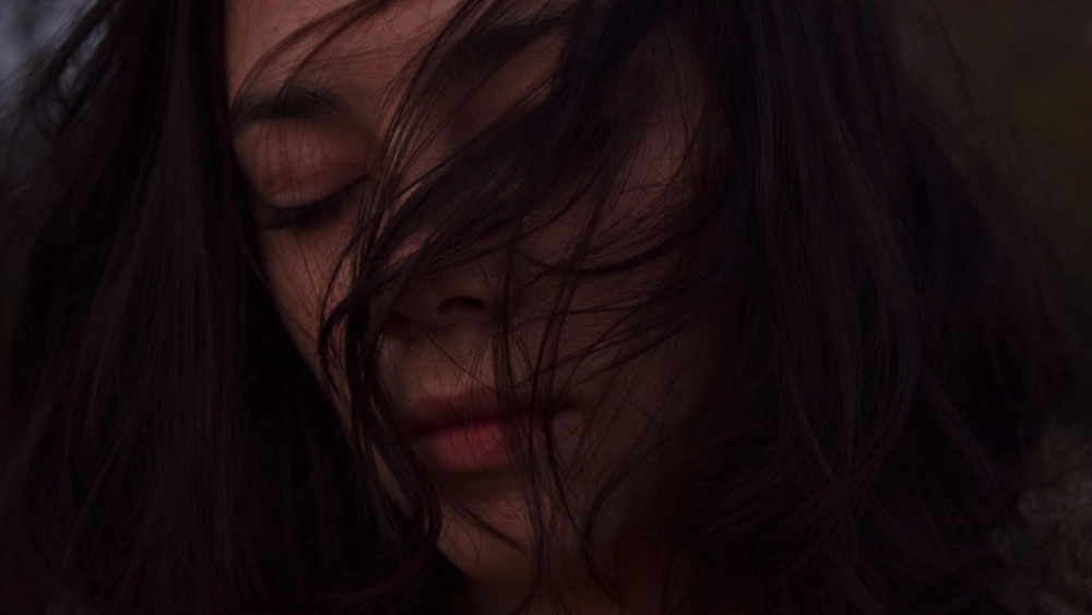 Ảnh gái buồn tâm trạng và nỗi thất tình không của riêng ai