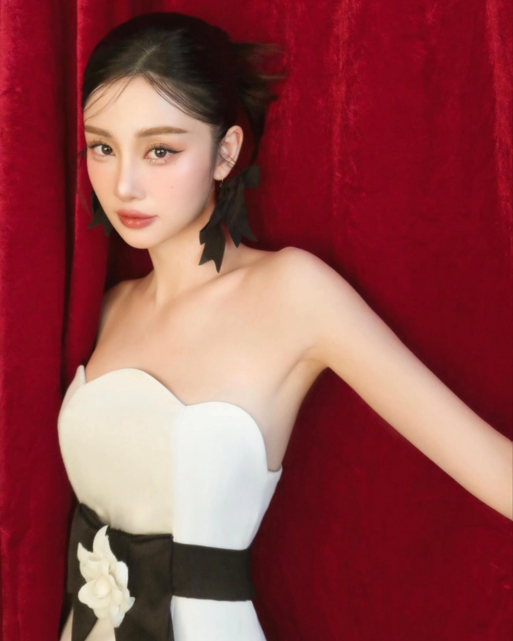 Em gái xinh và vẻ đẹp trong sáng, thanh thuần