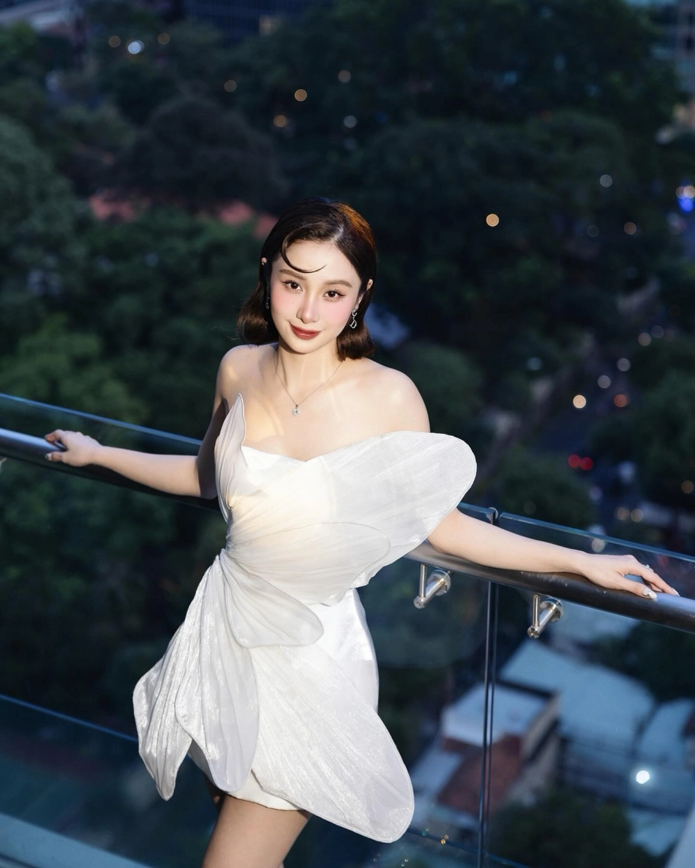 Con gái đẹp và vẻ cuốn hút trong mọi góc nhìn