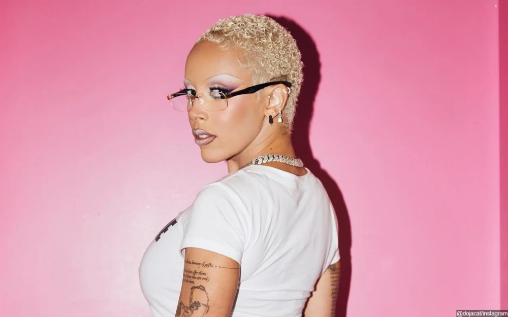 Joseph Quinn Doja Cat tin đồn tình ái gây sốt mạng