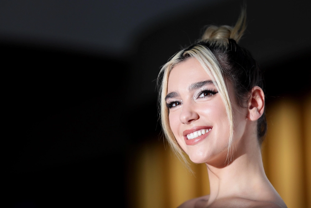 Training season Dua Lipa bản hit mới gây bùng nổ