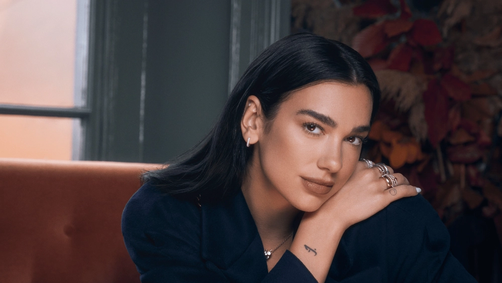 Dua Lipa nữ ca sĩ gợi cảm làm khuynh đảo âm nhạc