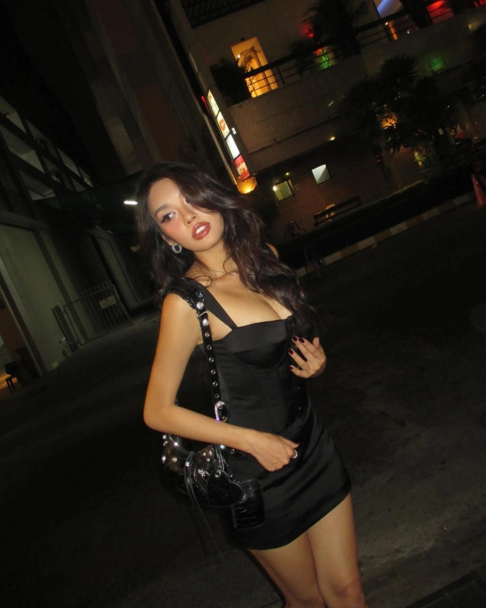 Hình ảnh em bé gái xinh như một thiên thần nhỏ