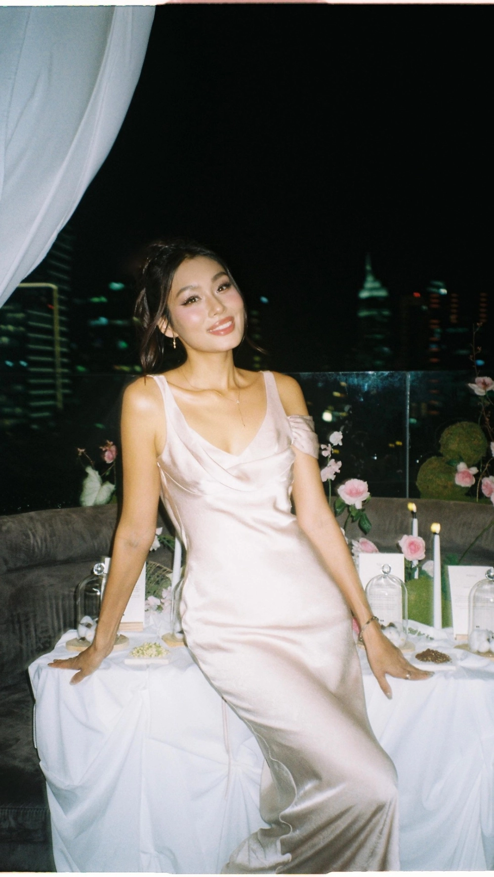 Em gái dễ thương và vẻ đẹp trong veo, thuần khiết