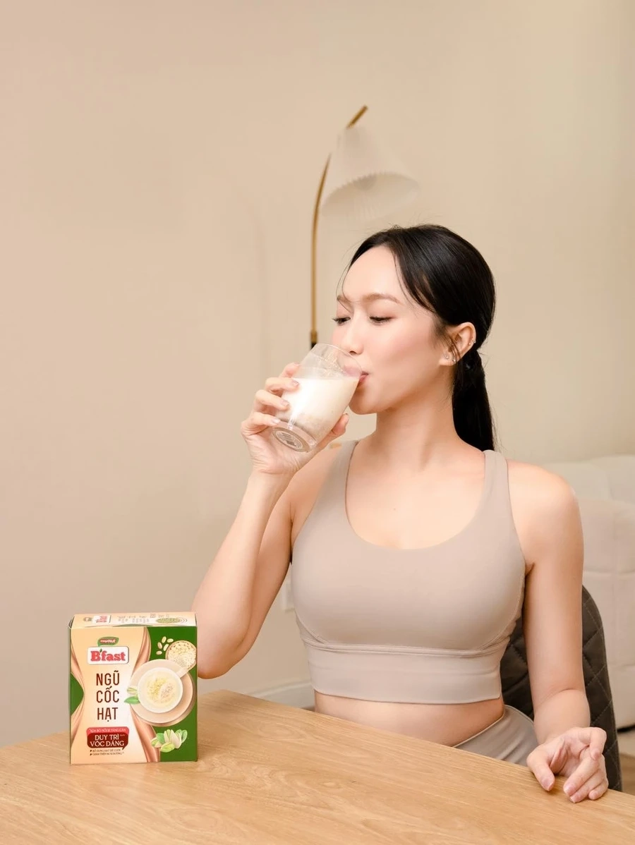 Gái xinh dễ thương với nụ cười tỏa nắng rạng rỡ