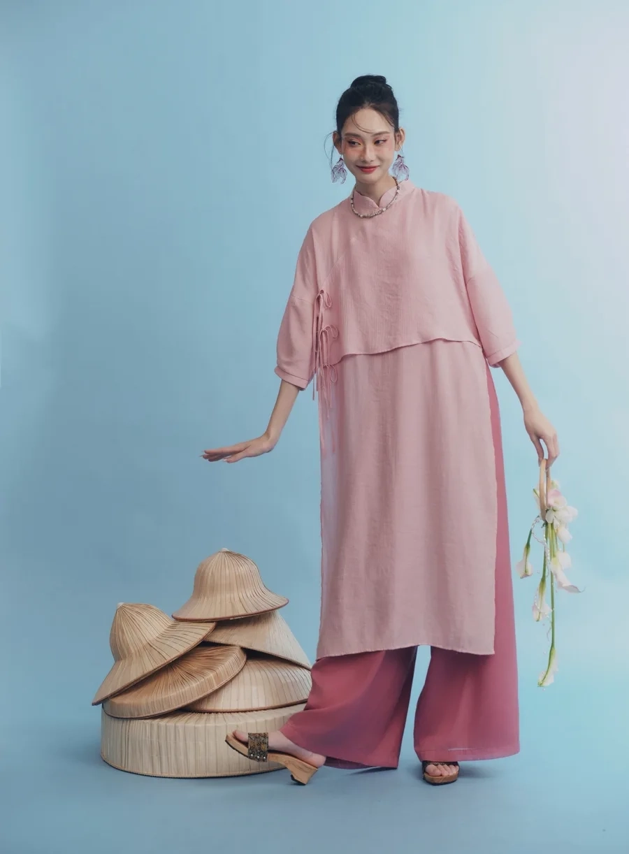 Gái xinh mặc áo dài đẹp thướt tha trong tà áo truyền thống