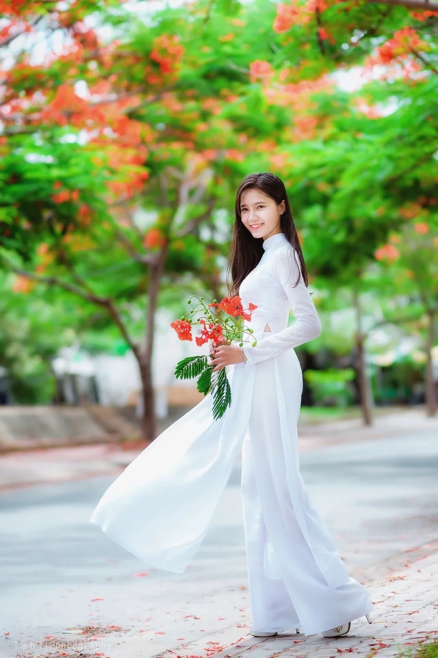 Gái xinh áo dài mỏng và vẻ đẹp gợi cảm đầy tinh tế