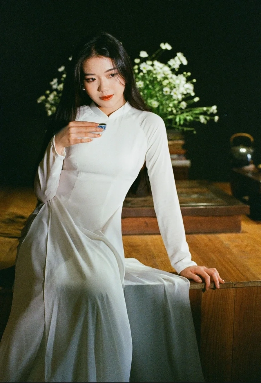 Gái xinh mặc áo dài sexy và những đường nét cơ thể đầy thu hút