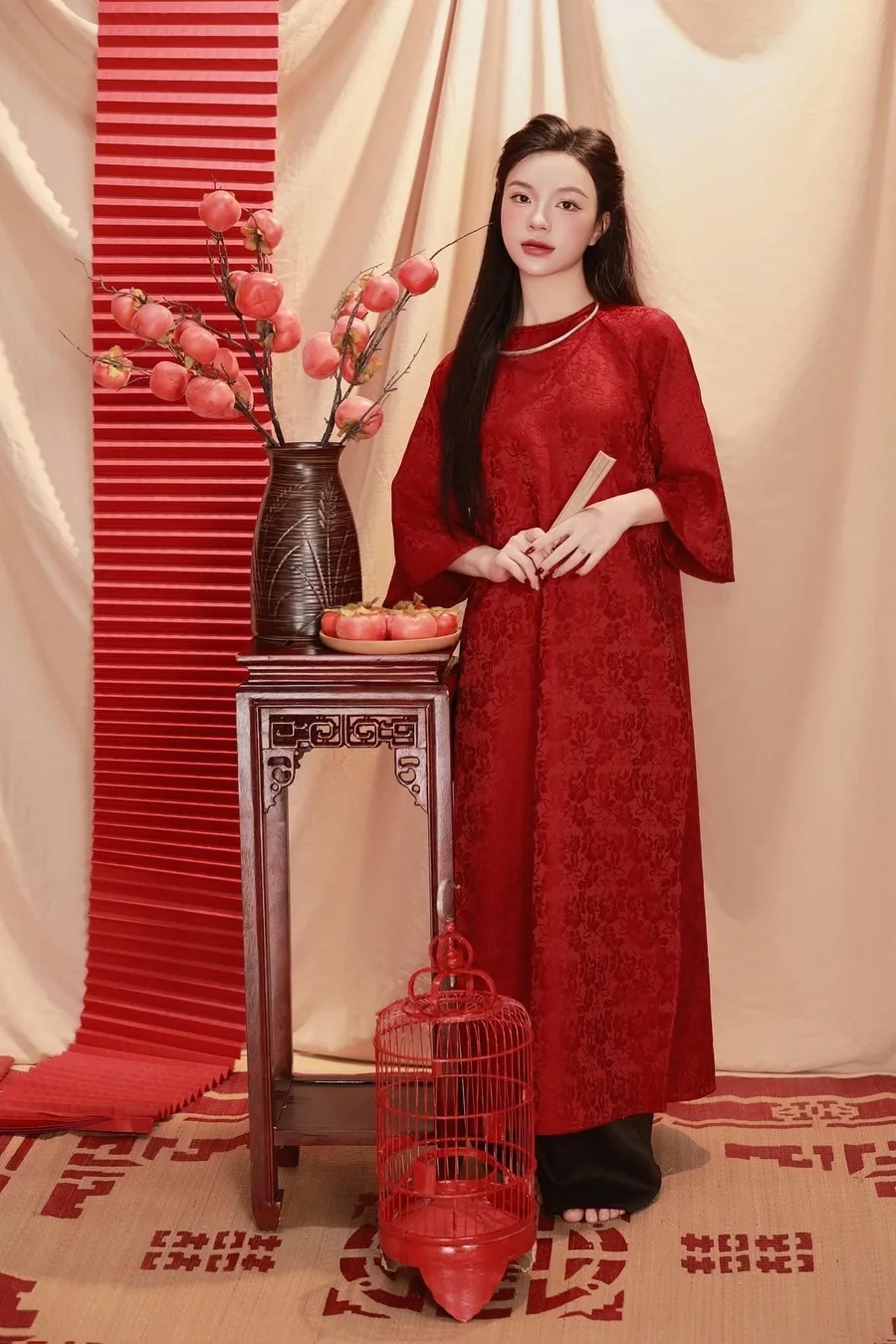 Gái xinh áo dài mỏng lấp ló đường cong đầy bí ẩn