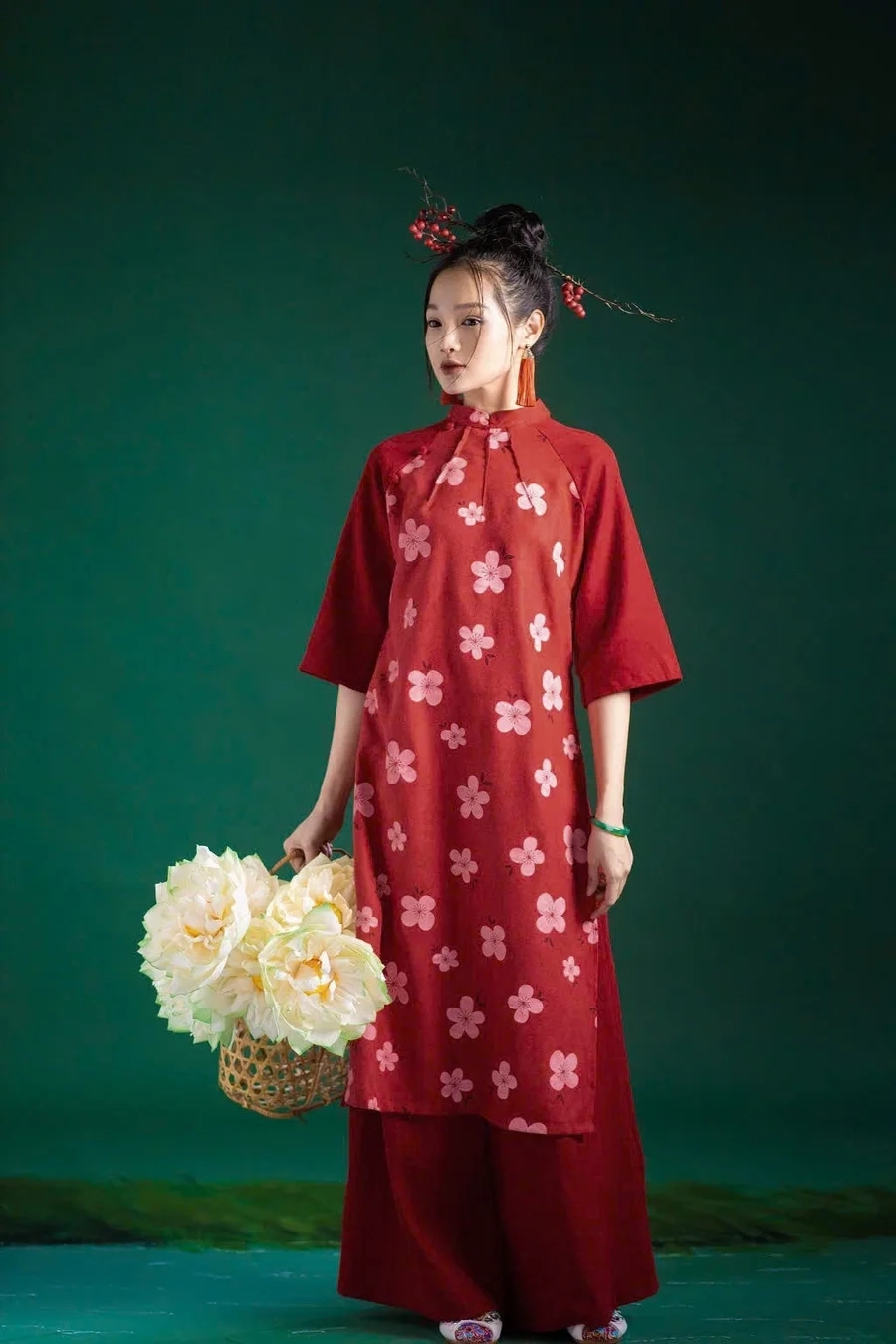 Gái đẹp mặc áo dài sexy tôn vinh vẻ đẹp hình thể