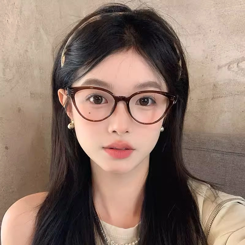 Ảnh gái xinh đeo mắt kính cute chuẩn phong cách Ulzzang Hàn Quốc