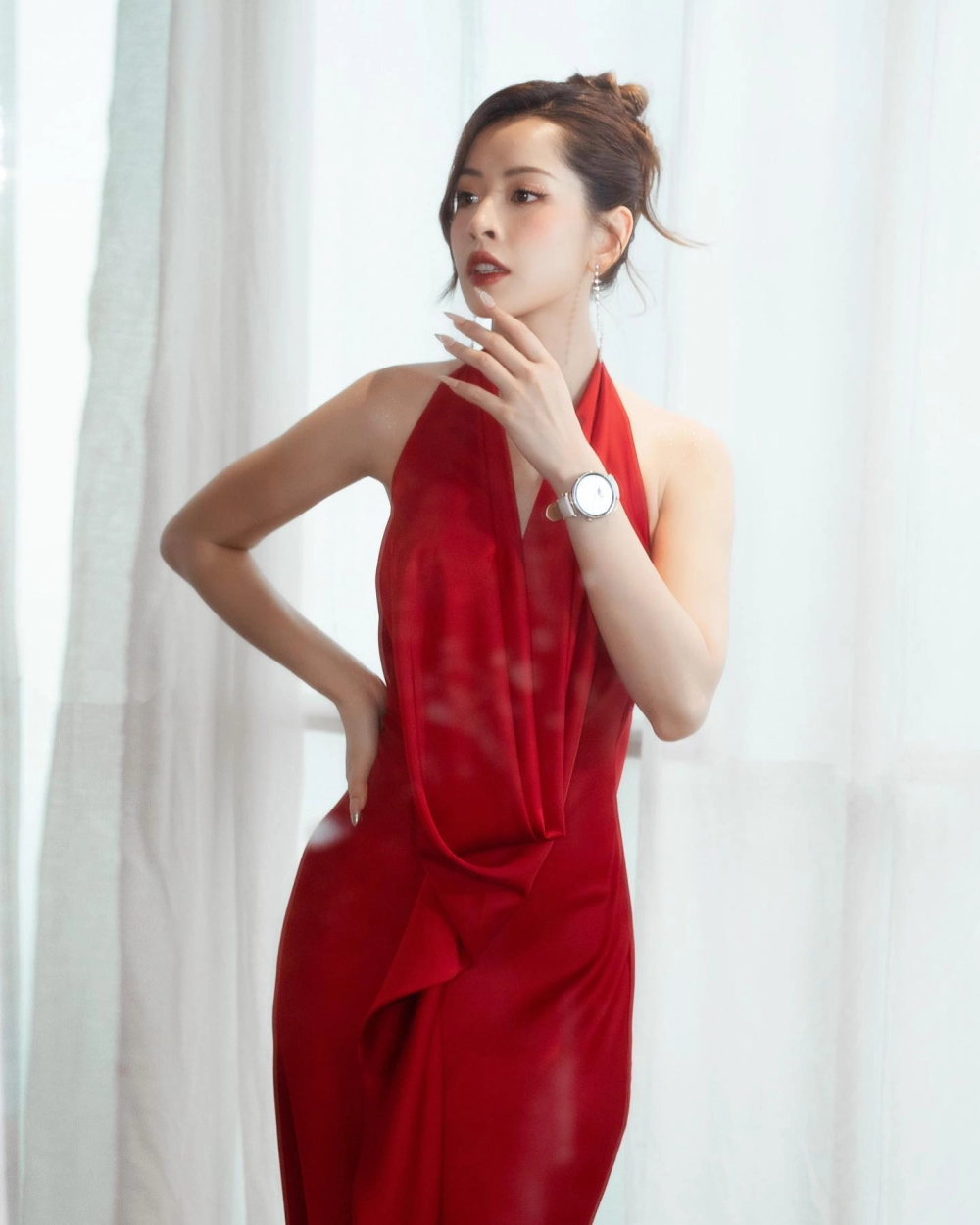 Gái xinh dễ thương với nụ cười tỏa nắng rạng rỡ