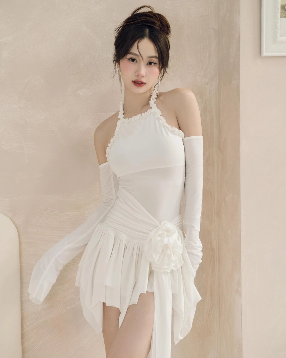 Hình ảnh cô gái đẹp và vẻ đẹp không tì vết