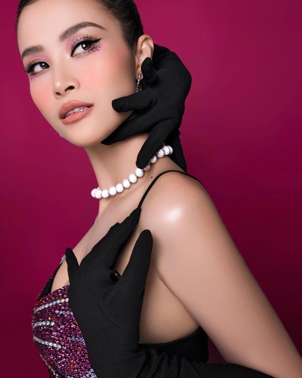 Con gái dễ thương với nụ cười tỏa nắng rạng rỡ