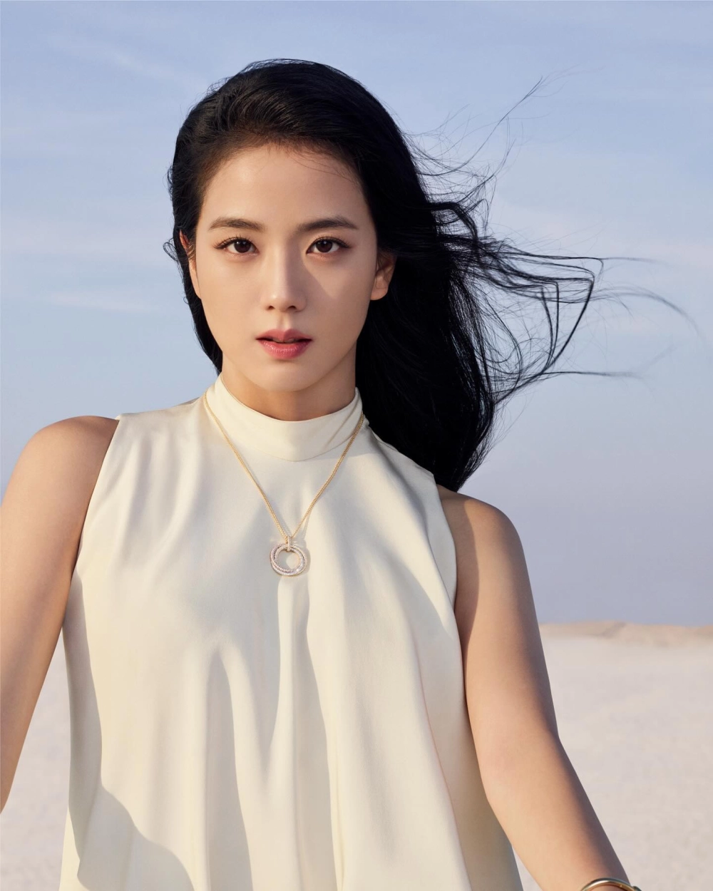 Con gái xinh với nụ cười tỏa nắng rạng rỡ