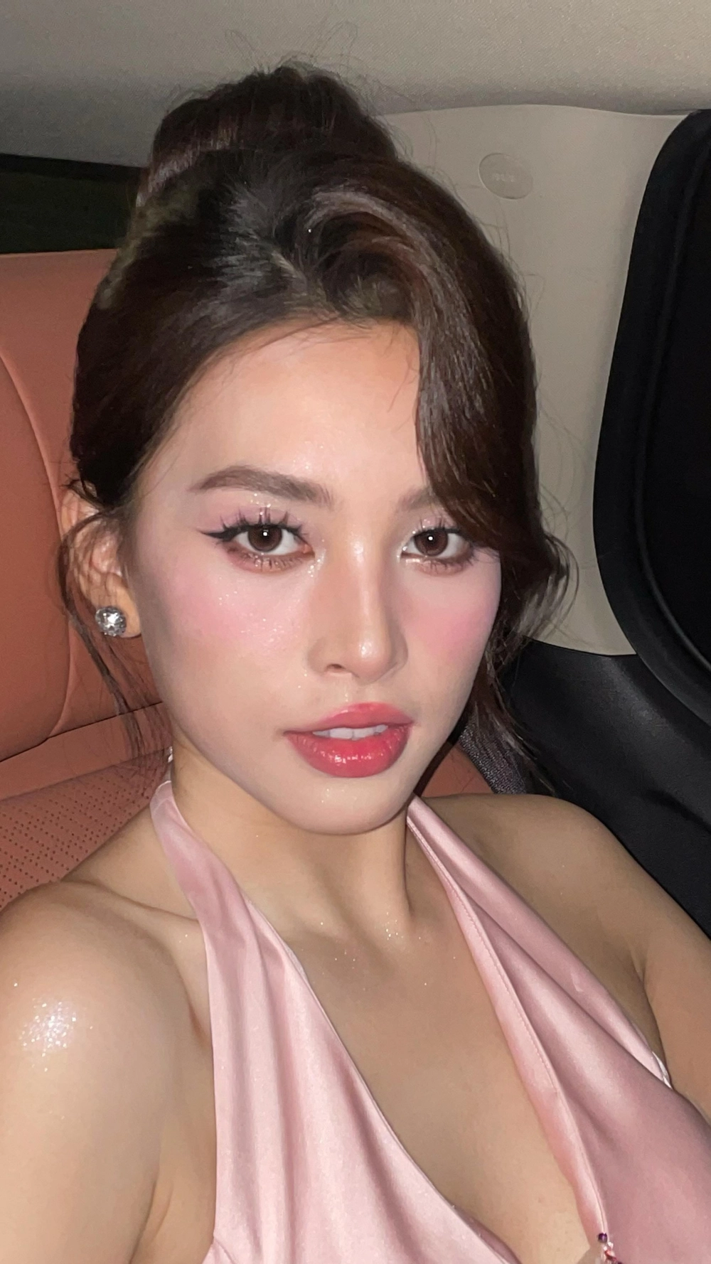 Cô gái xinh nhất thế giới hot nhất trên mạng là ai