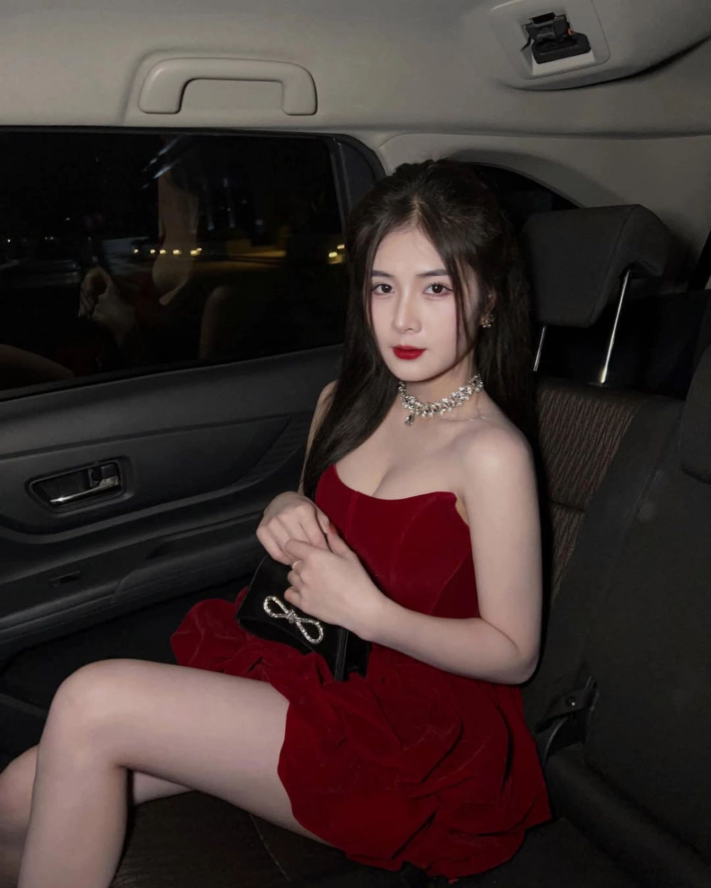 Trực tiếp gái xinh đang giao lưu và trò chuyện cùng fan