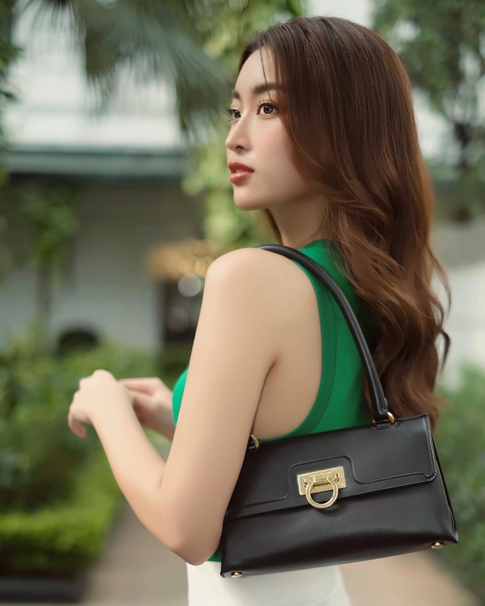 Gái xinh tóc dài ngầu và phong cách thời trang cực chất