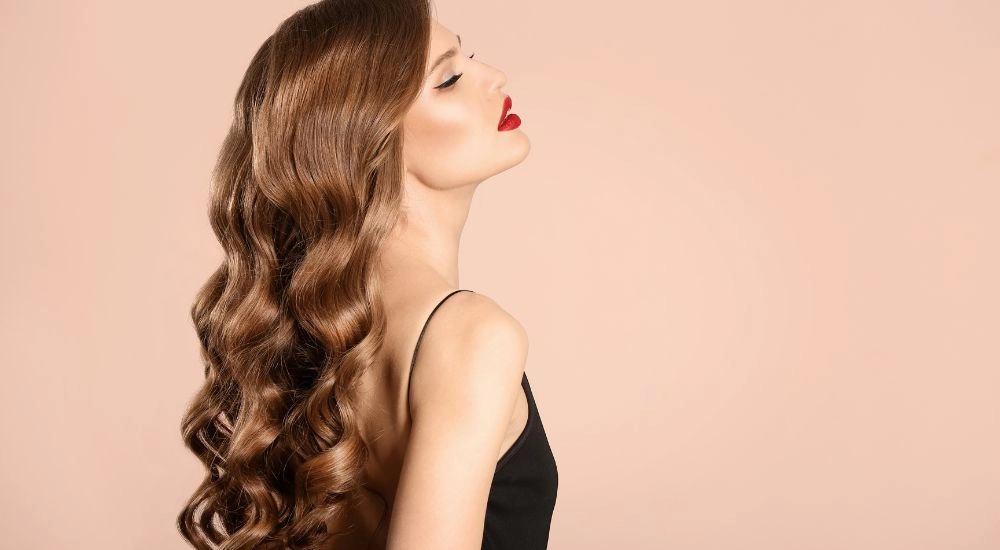 Ảnh gái xinh tóc dài đẹp và suối tóc óng ả, mượt mà