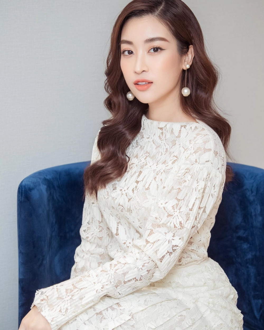 Ảnh gái xinh tóc dài cute với vẻ đẹp ngọt ngào, trong sáng