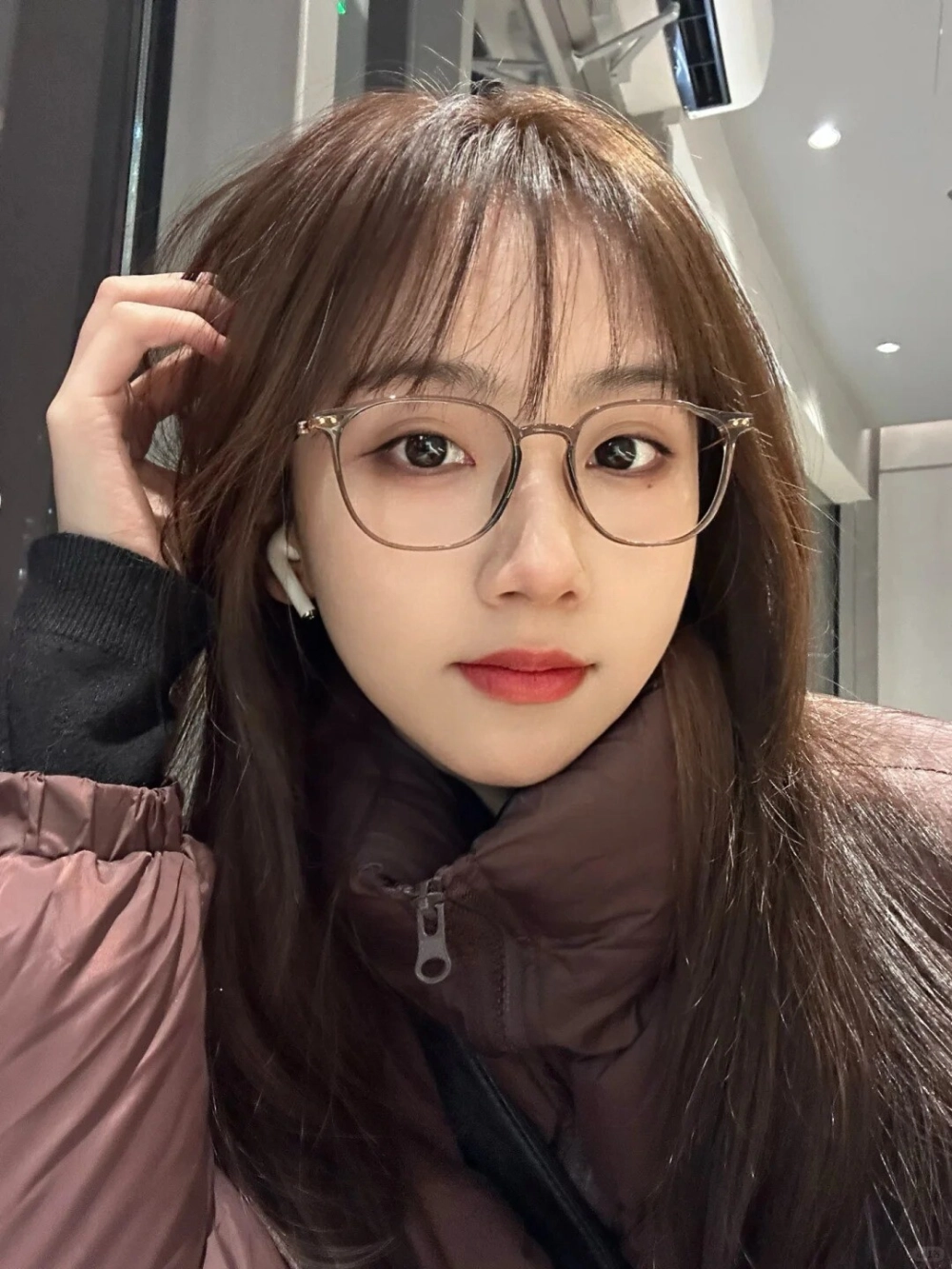 Ảnh gái cute tóc ngắn và phong cách thời trang Ulzzang