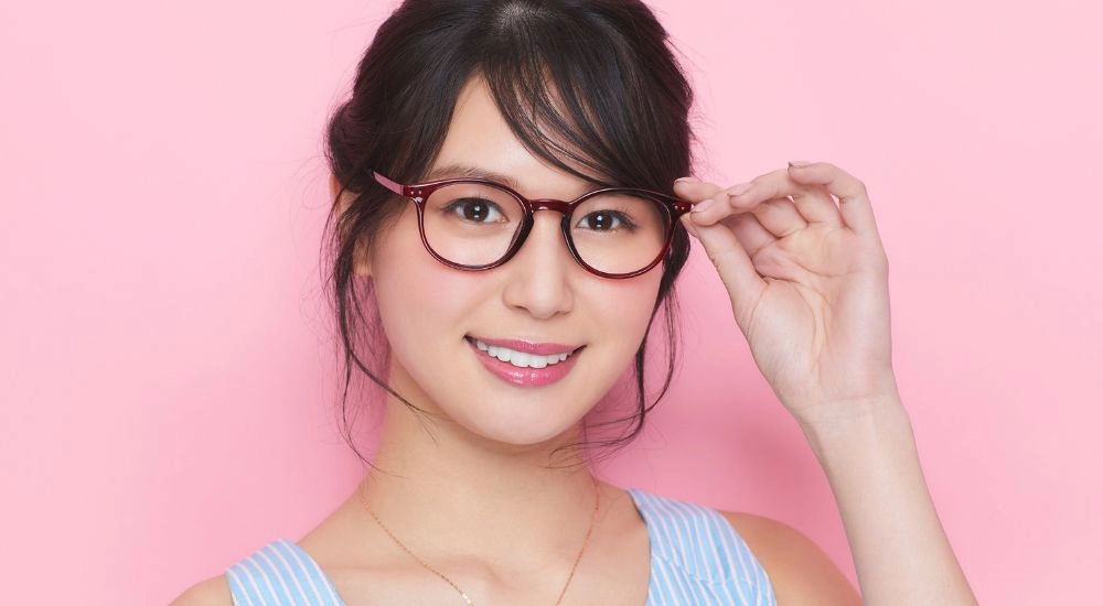 Ảnh gái xinh tóc ngắn cute với biểu cảm đáng yêu hết nấc