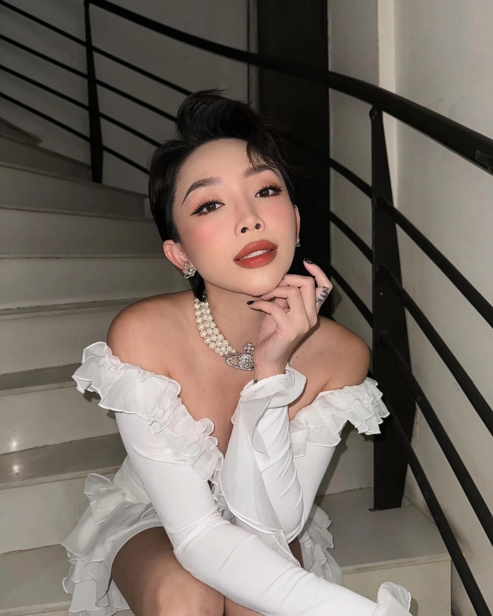 Ảnh gái xinh tóc ngắn ngang vai đầy cá tính và năng động