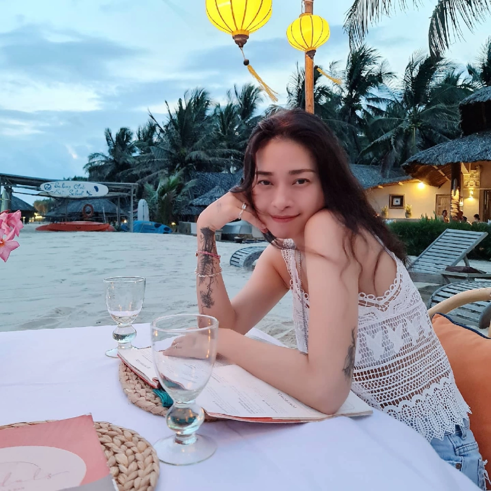 Hình ảnh girl xinh Việt Nam duyên dáng trong tà áo dài