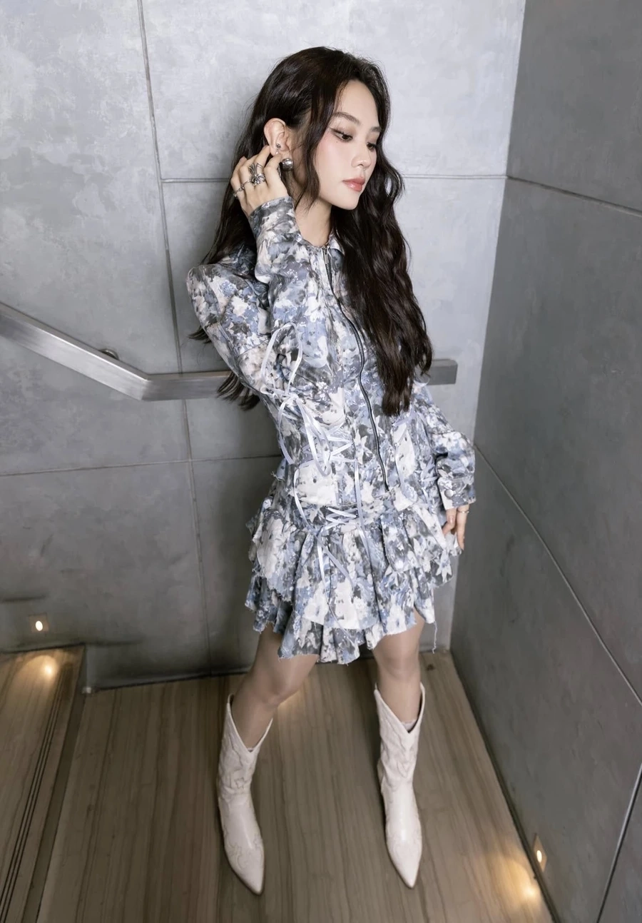 Hình ảnh cô gái dễ thương và vẻ đẹp trong sáng, thanh thuần