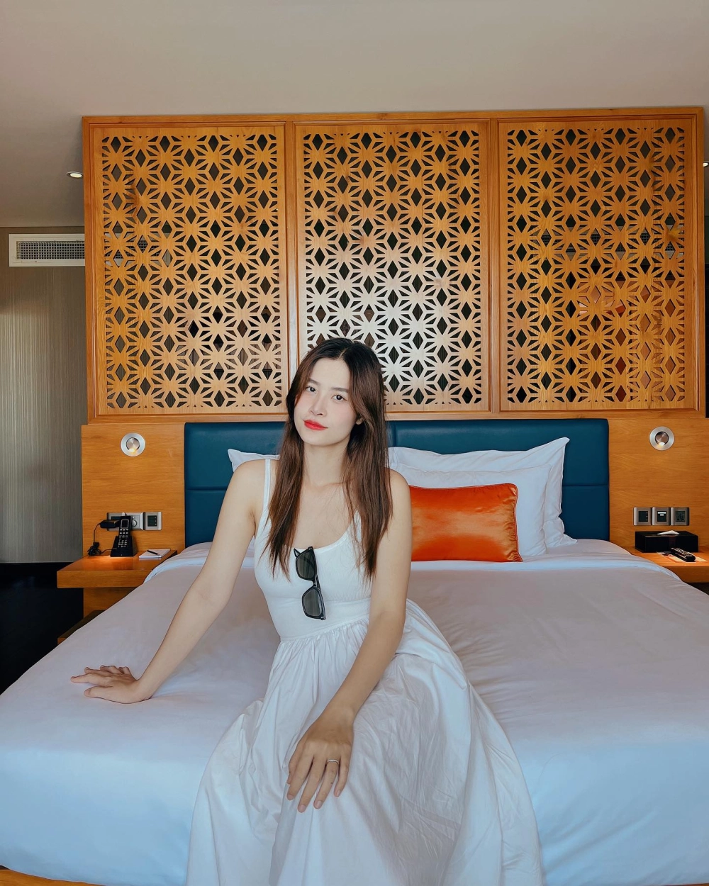 Hình gái đẹp cute và nụ cười tỏa nắng rạng rỡ