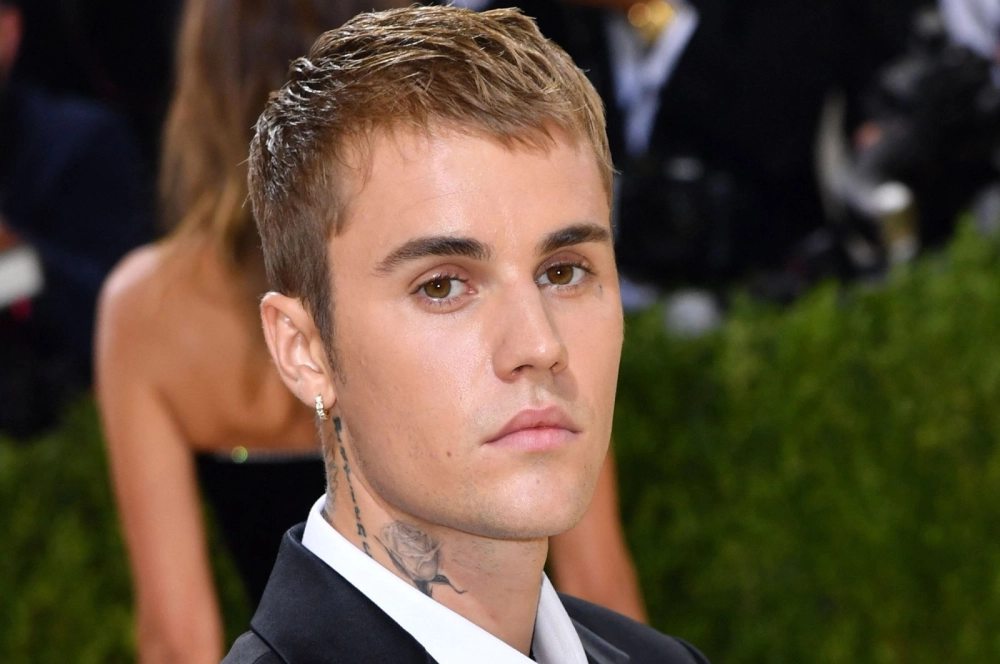 Justin Bieber 2025 hành trình âm nhạc tiếp tục bùng nổ