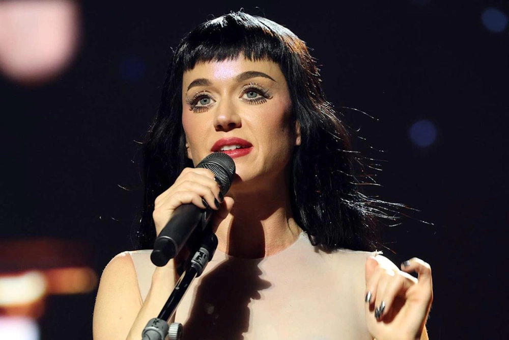 Katy Perry space ý tưởng nghệ thuật ngoài vũ trụ