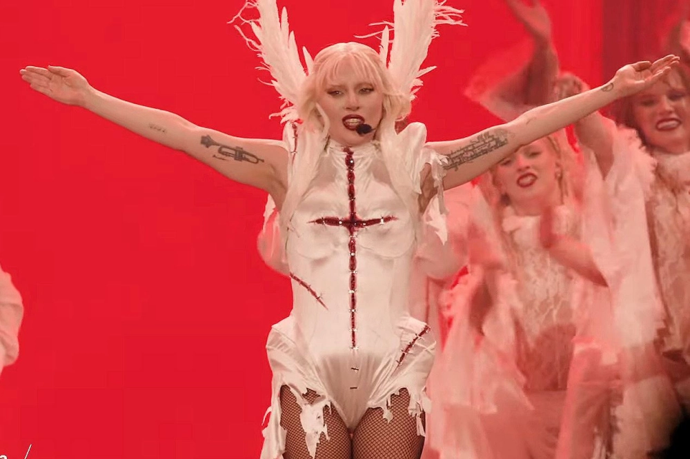 Alejandro Lady Gaga ca khúc tình yêu đầy mê hoặc