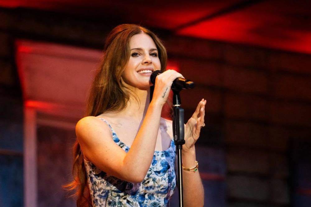 Diet mountain dew Lana Del Rey ca khúc lạ thu hút giới trẻ