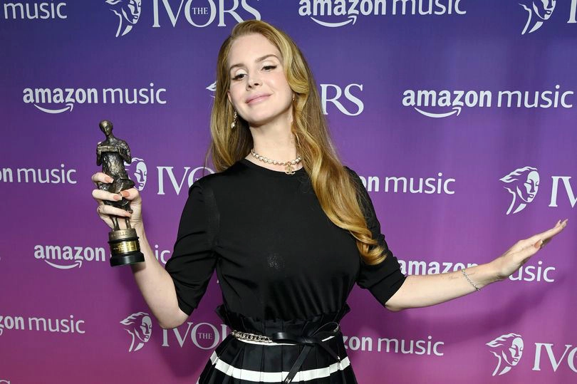 Lana Del Rey songs kho nhạc đầy cảm xúc buồn u sầu quyến rũ