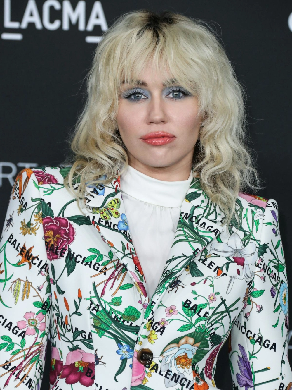 Miley Cyrus end of the world ca khúc gây sốc