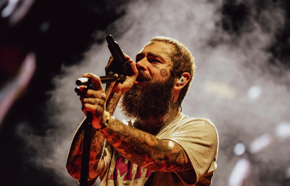 Post Malone I fall apart bản ballad buồn day dứt