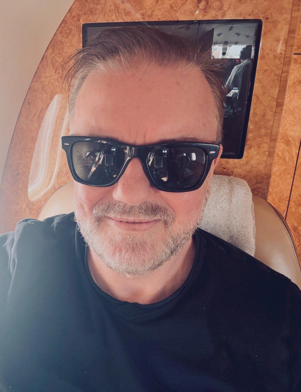 Ricky Gervais Netflix special gây tiếng vang khắp toàn cầu